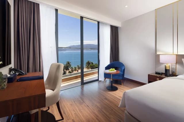 Best Western Premier Marvella Nha Trang-华丽客房, 1 张特大床, 阳台, 海景-5