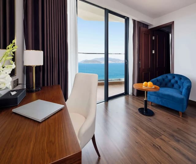 Best Western Premier Marvella Nha Trang-尊贵客房, 1 张特大床, 阳台, 海景-5