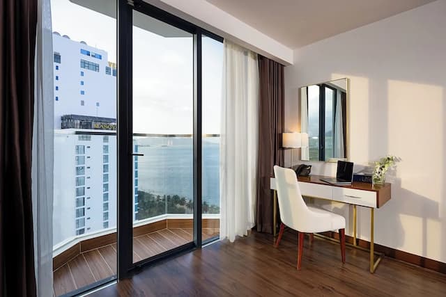 Best Western Premier Marvella Nha Trang-小型套房, 1 张特大床, 阳台, 海景-6