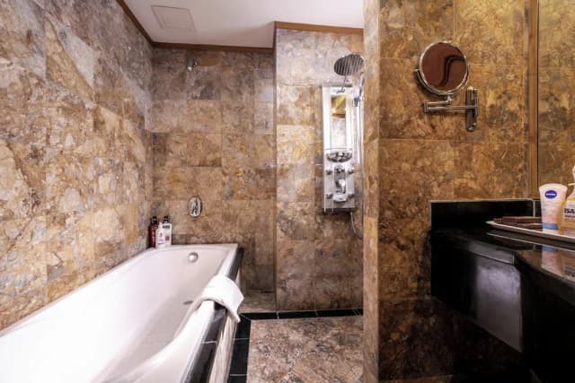 A25 Premium Hotel-Superior Double Room, No Windows-5