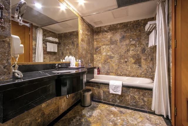 A25 Premium Hotel-Suite Double Room-5