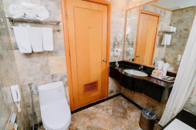 A25 Premium Hotel-Superior Twin Room, No Windows-5