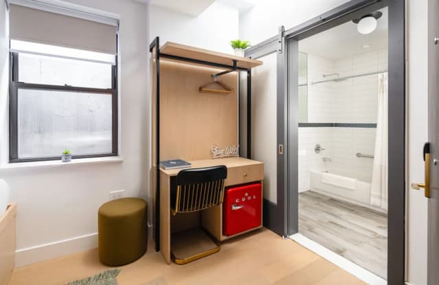 Little Charlie Hotel-베이직 쿼드룸, 퀸사이즈침대 2개-11