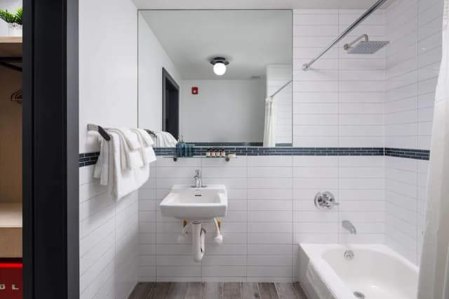 Little Charlie Hotel-베이직 쿼드룸, 퀸사이즈침대 2개-12