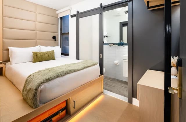 Little Charlie Hotel-Full-Size Elegance Escape in Midtown-1