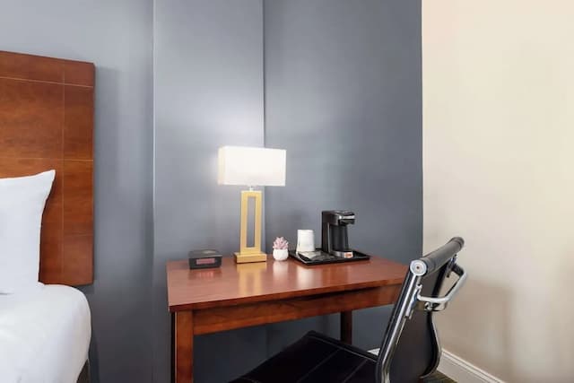 トラベロッジ バイ ウィンダム バイ フィッシャーマンズ ワーフ-スタンダード ルーム キングベッド 1 台-2