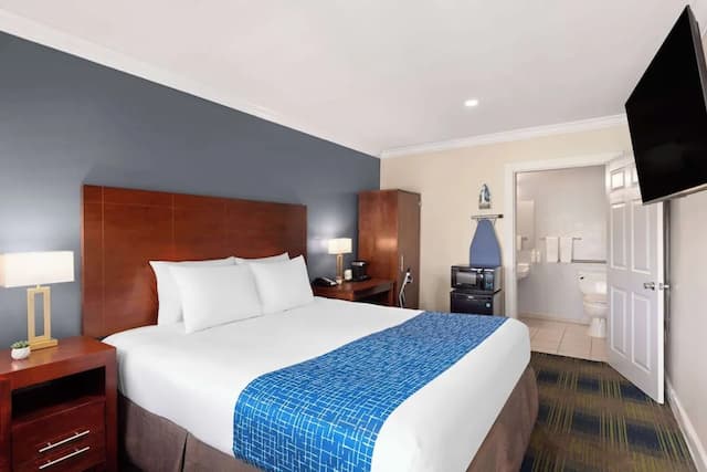 トラベロッジ バイ ウィンダム バイ フィッシャーマンズ ワーフ-ルーム キングベッド 1 台 バリアフリー 禁煙-1