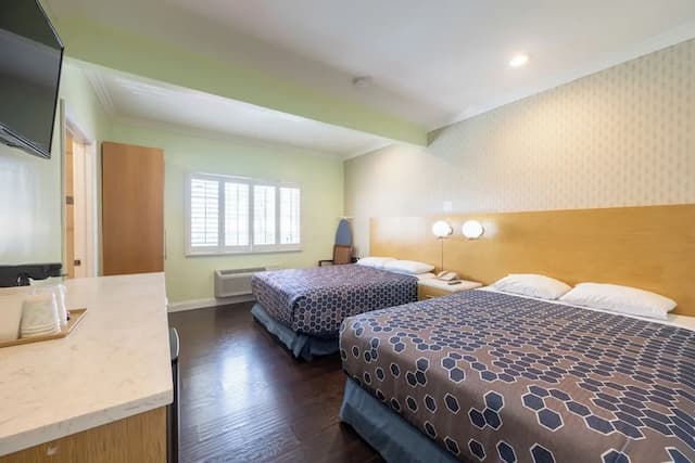 Hollywood City Inn-Standard Room, 2 Queen Beds-1