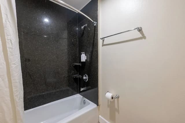 Hollywood City Inn-Classic Double Room, 2 Double Beds-6