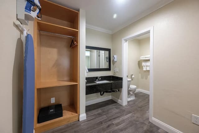 Hollywood City Inn-Superior Room, 2 Queen Beds-5