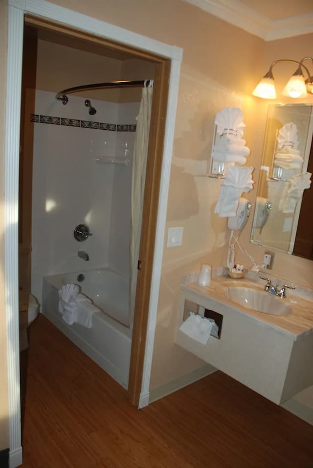 梅麗爾菲爾德酒店-套房, 1 張特大雙人床-4