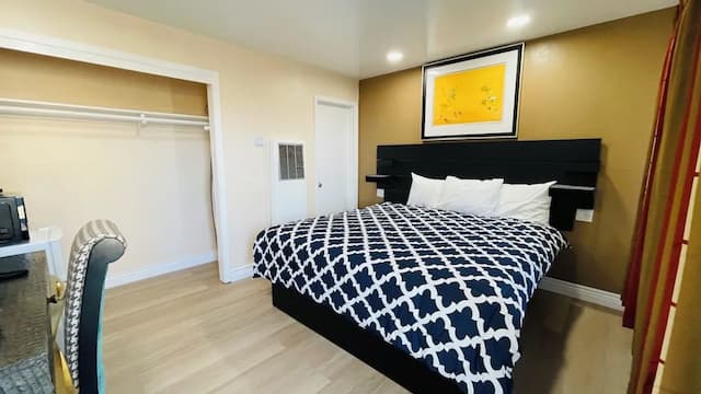 Ocean Inn-基础单人房, 1 张特大床, 冰箱和微波炉-3