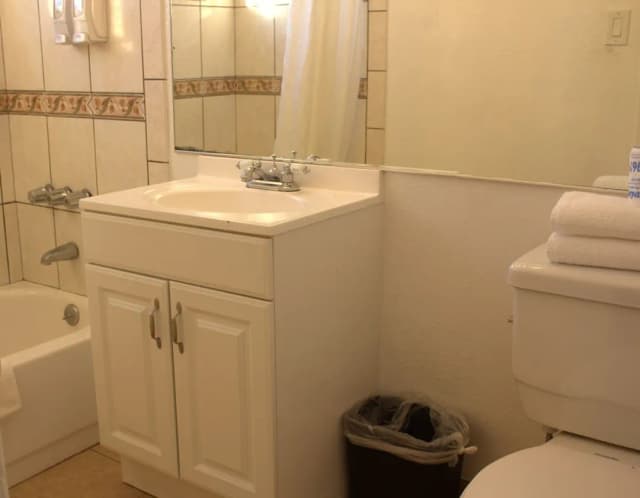 Tradewinds Hotel LAX Airport-Room, 1 Queen Bed-9