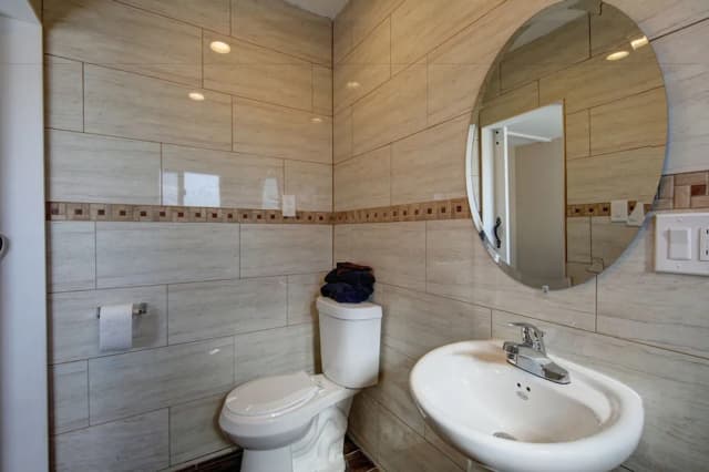 Tradewinds Hotel LAX Airport-Double Room, 2 Queen Beds-7