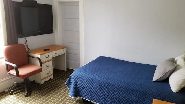 皮拉蒙特酒店-標準客房, 1 張標準雙人床, 共用浴室-9