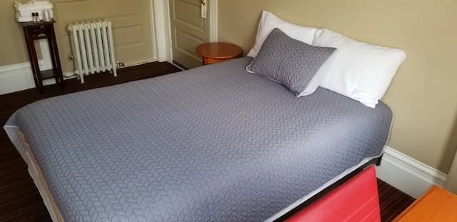 皮拉蒙特酒店-標準客房, 1 張標準雙人床, 共用浴室-4