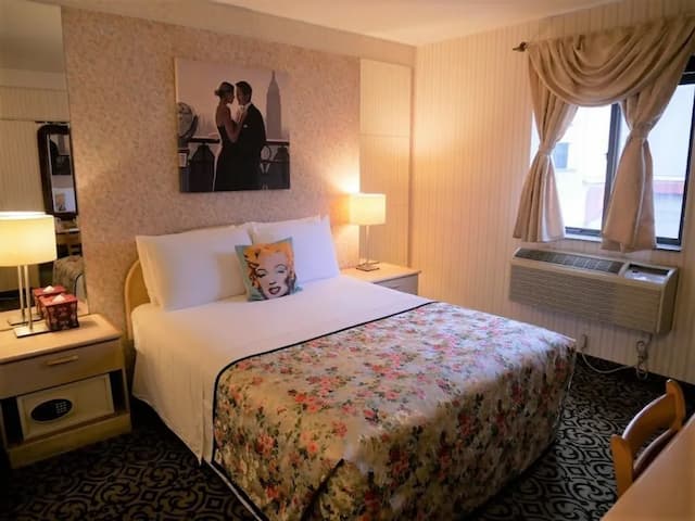 Flushing Central Hotel 88-Basic Room, 1 Queen Bed, Non Smoking-3