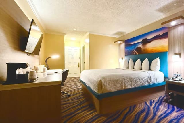 洛杉磯國際機場威尼斯海灘國王碼頭溫德姆戴斯飯店-標準客房, 1 張加大雙人床-8