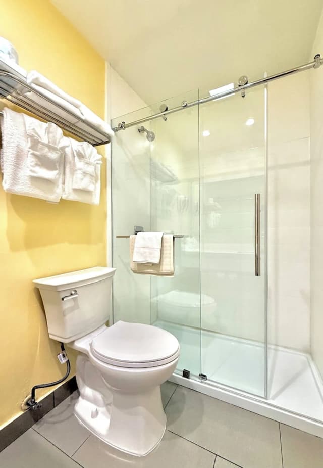 洛杉磯國際機場威尼斯海灘國王碼頭溫德姆戴斯飯店-標準客房, 1 張加大雙人床-4