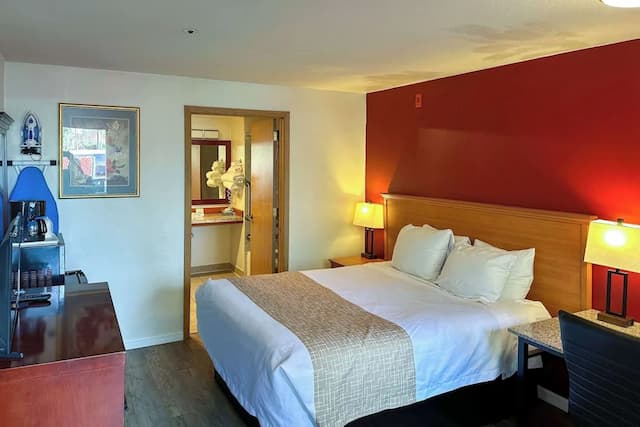 艾德蒙斯北西雅圖伊克諾小屋飯店-客房, 1 張加大雙人床, 無障礙, 非吸煙房-1