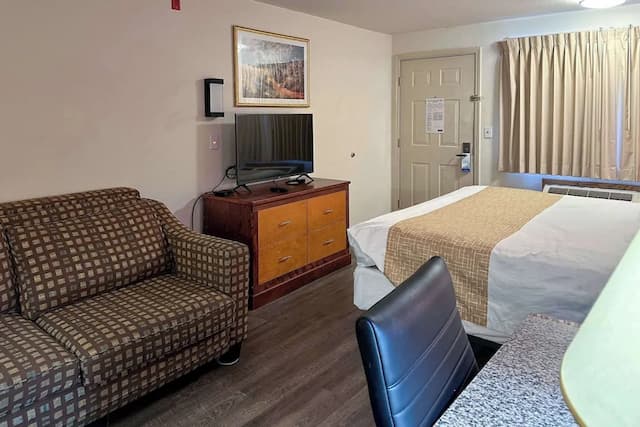 艾德蒙斯北西雅圖伊克諾小屋飯店-標準客房, 1 張特大雙人床, 非吸煙房-3