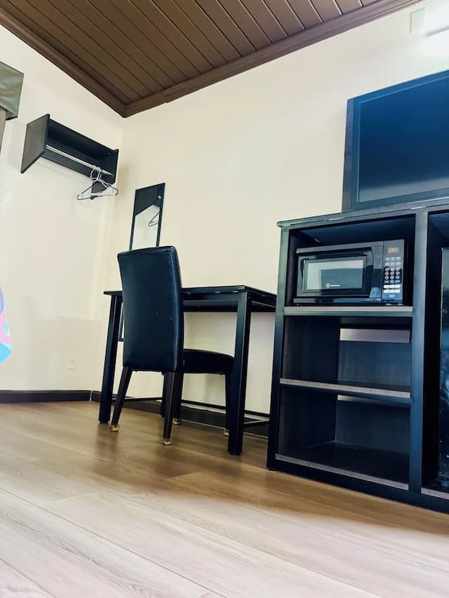 デル エアー イン-スタンダード ルーム キングベッド 1 台-2