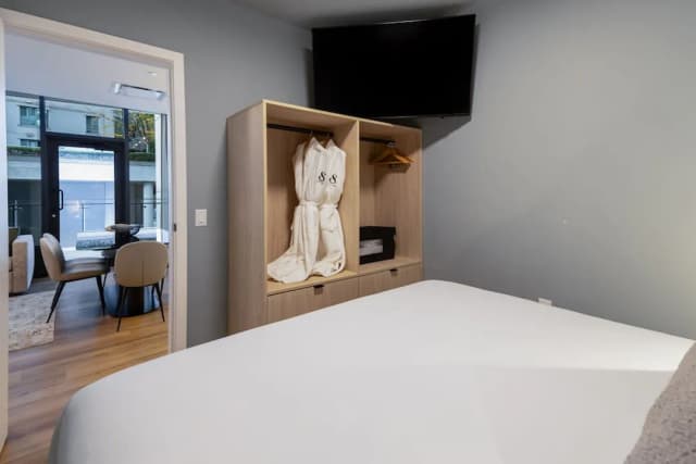 Smithe House-Family Apartment-10