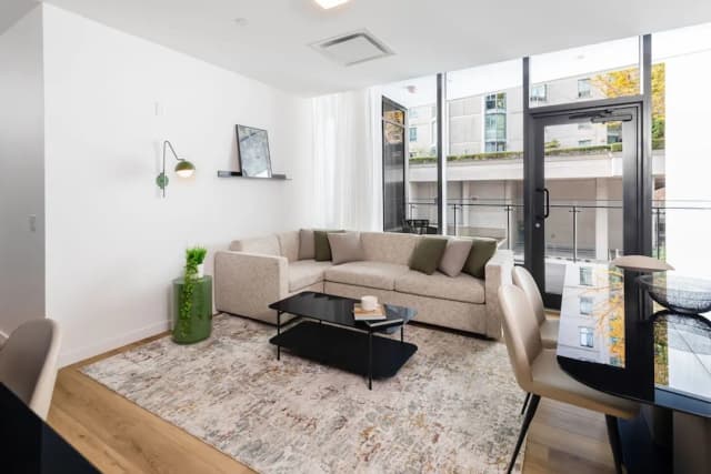 Smithe House-Family Apartment-6