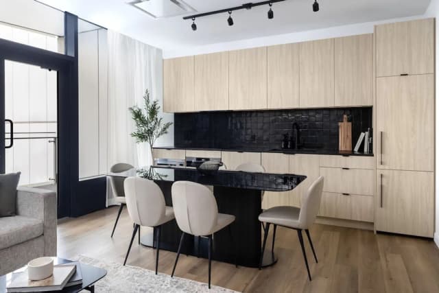 Smithe House-Family Apartment-4