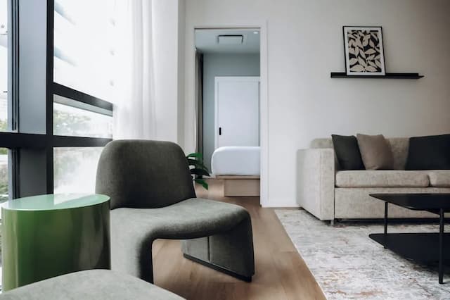 Smithe House-Apartment, Two Bedrooms, With Office-4