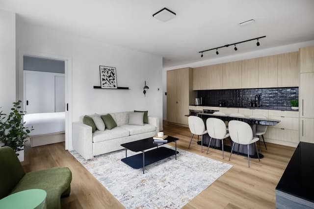 Smithe House-Apartment, Two Bedrooms, With Office-10