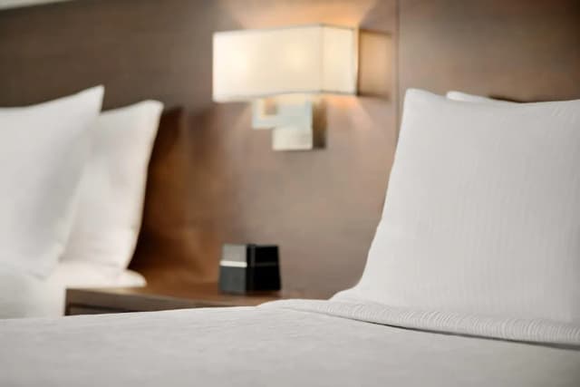 La Quinta Inn by Wyndham Vancouver Airport-Room, 2 Double Beds, Non Smoking, Courtyard View-4