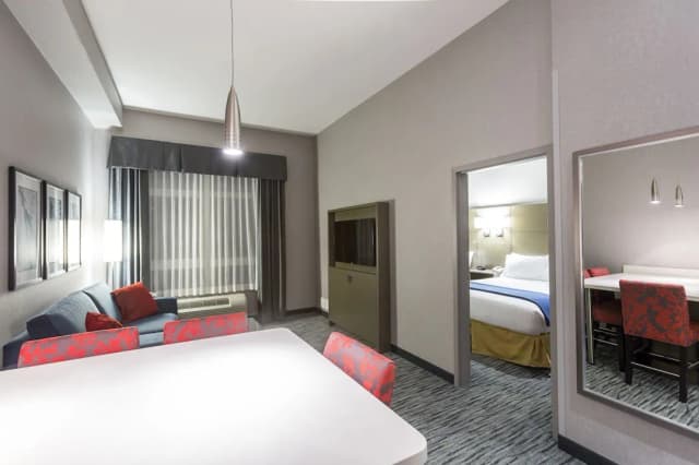 Holiday Inn Express Hotel & Suites Riverport Richmond by IHG-套房, 1 间卧室, 厨房-1