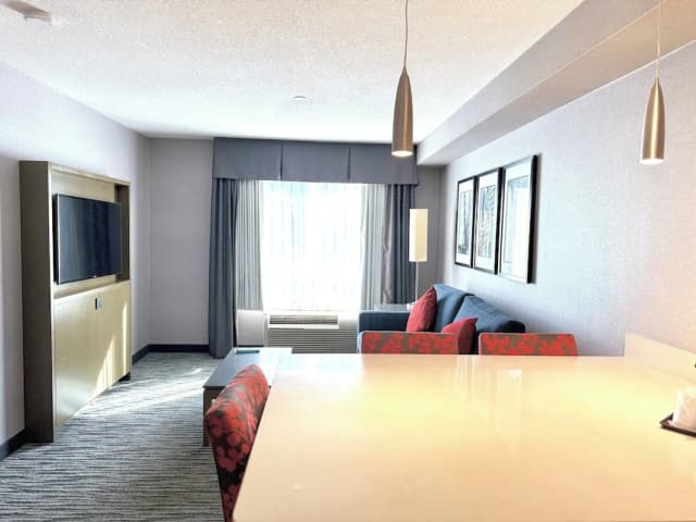 Holiday Inn Express Hotel & Suites Riverport Richmond by IHG-套房, 1 间卧室, 厨房-17