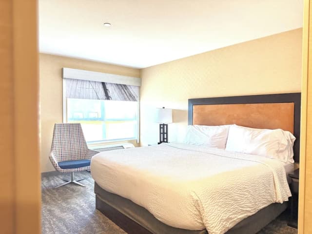 Holiday Inn Express Hotel & Suites Riverport Richmond by IHG-套房, 1 张特大床和 1 张沙发床-12