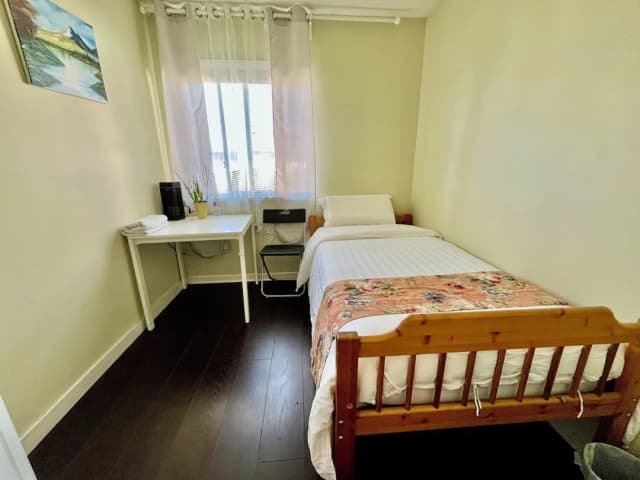 Beijing Vancouver Homestay-Economy Double Room, 1 Double Bed (Double Room with Shared Toilet)-2