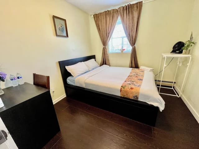 Beijing Vancouver Homestay-Economy Double Room, 1 Double Bed (Double Room with Shared Toilet)-3