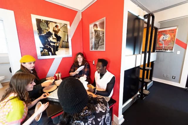 뮤직 시티 호텔 - 홈 오브 더 샌프란시스코 뮤직 홀 오브 페임-Single Bed in 6 Bed Female Capsule Room-5