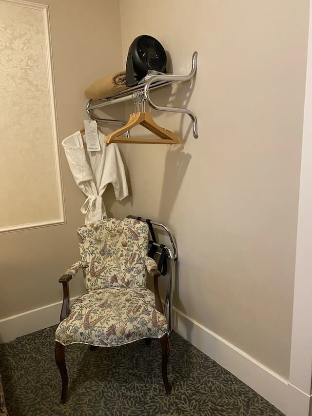 キングストン ホテル-エコノミールーム シングルベッド 1 台 共用バスルーム-2