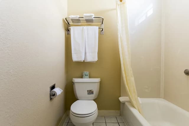 Beverly Inn-标准双人房, 无烟房-5