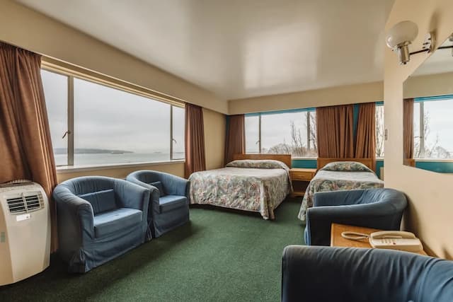 English Bay Hotel-Suite, 1 Bedroom-2