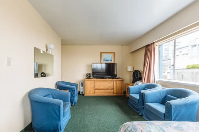 English Bay Hotel-Suite, 1 Bedroom-11