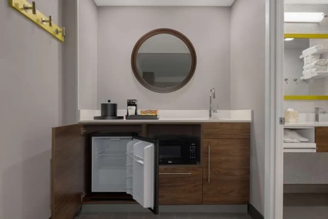 햄프턴 인 & 스위트 바이 힐튼 토론토 다운타운-스튜디오 스위트, 킹사이즈침대 1개-1