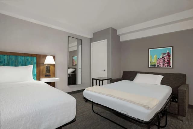 햄프턴 인 & 스위트 바이 힐튼 토론토 다운타운-룸, 킹사이즈침대 1개 및 소파베드-1