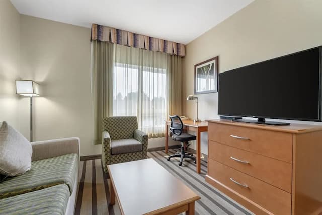 貝斯特韋斯特喬治國王套房酒店-套房, 1 張特大雙人床, 非吸煙房, 廚房 (Living Room;with Sofabed)-3