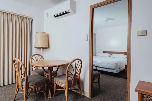 ロイヤル グローブ ワイキキ-スイート 1 ベッドルーム キッチン (King & Sofa Sleeper)-5