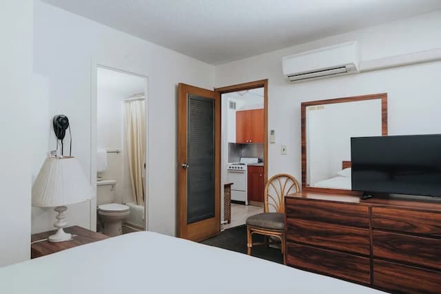 ロイヤル グローブ ワイキキ-スイート 1 ベッドルーム キッチン (King & Sofa Sleeper)-4