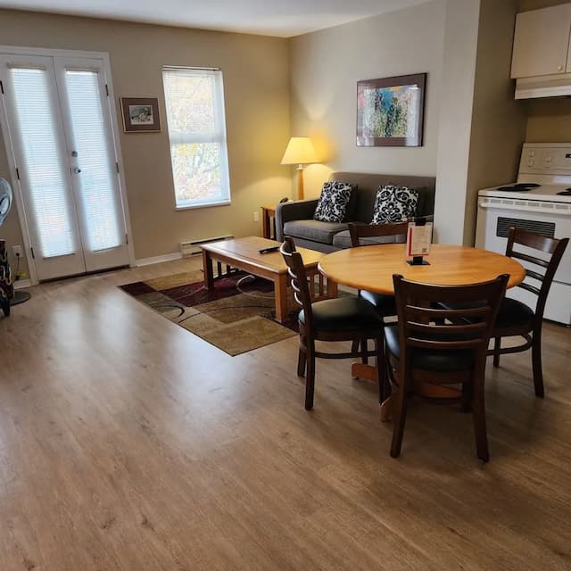 タイムズスクエアスイーツホテル-クラシック アパートメント クイーンベッド 1 台ソファーベッド付き-4