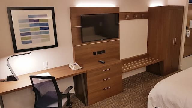 福利智選假日套房酒店 (IHG 旗下酒店)-標準客房, 1 張特大雙人床-5