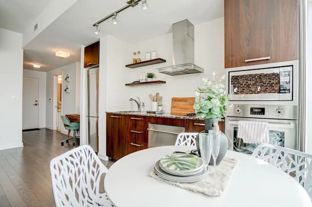 SkyTree Modern Suites-City Condo-13